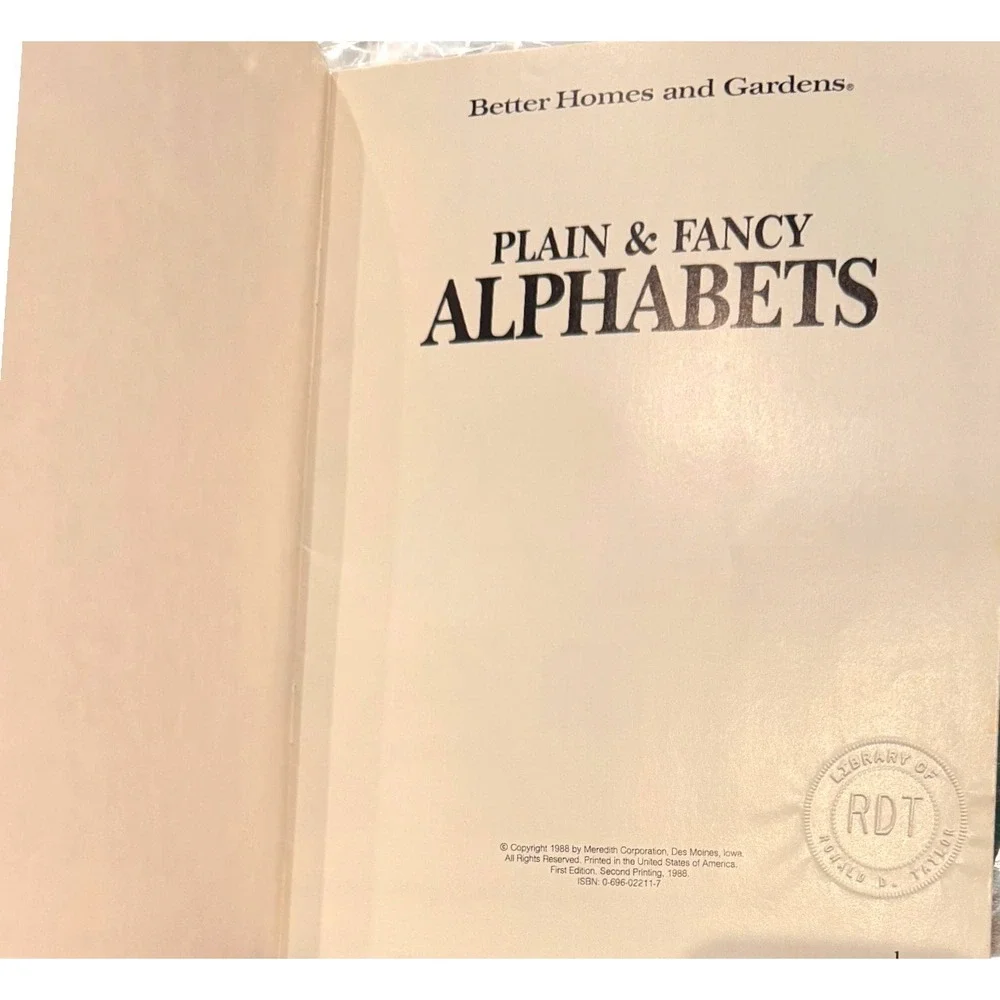 Better Homes and Gardens Plain & Fancy Alphabets Cross Stitch Pattern Book 1988